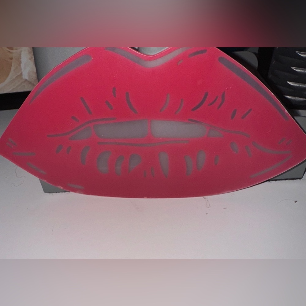 Plastic lip decal